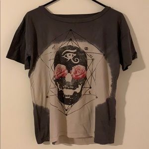 Women’s skull shirt
